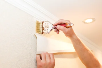 Pose de papier peint à Montgaudry — revêtements muraux et toiles de verre